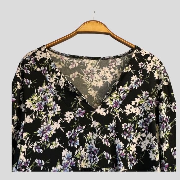 Women’s Blouse Size XL Black Purple Blue Floral 3/4 Length Sleeves - Picture 2 of 10
